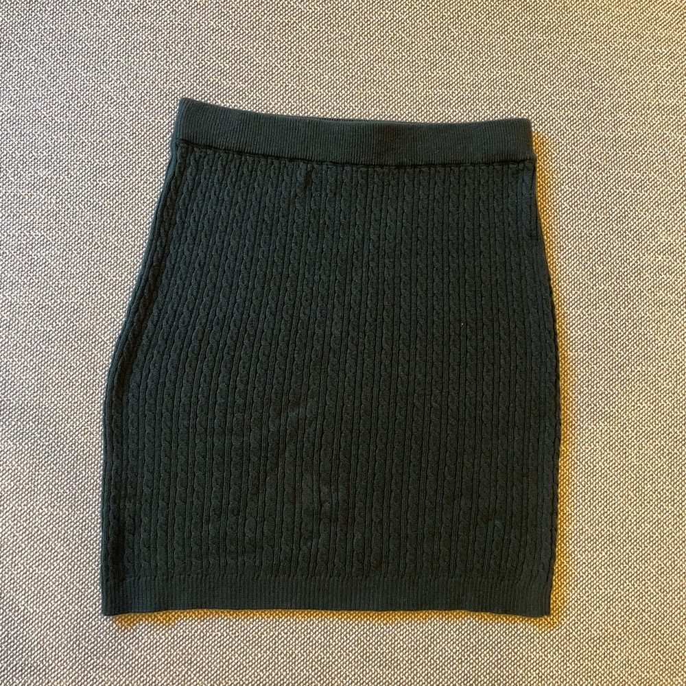 One Grey Day Elegant Green Knit Midi Skirt